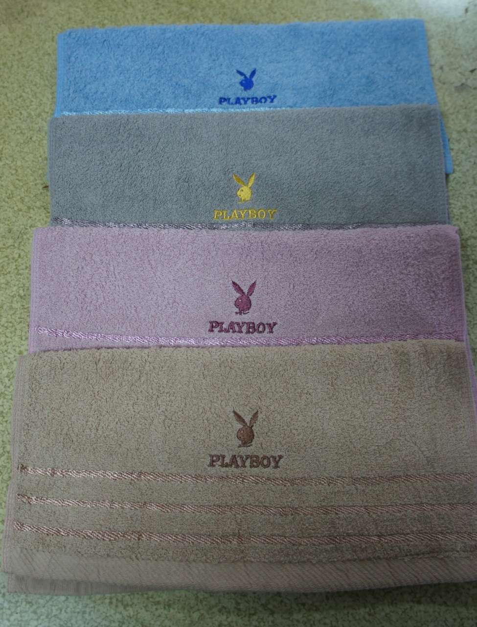 PLAYBOY素色緞條方巾