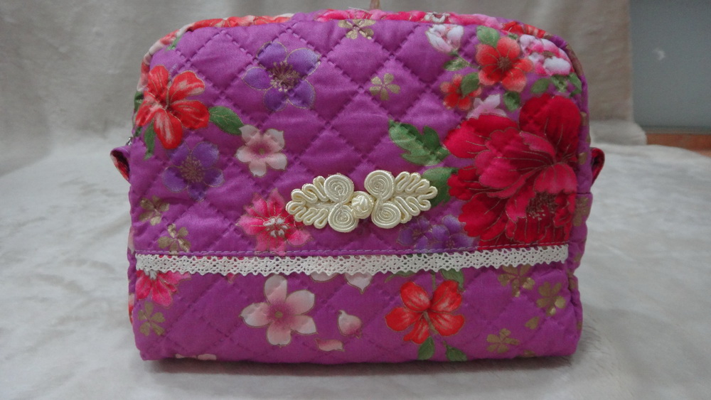  鋪棉蕾絲包  