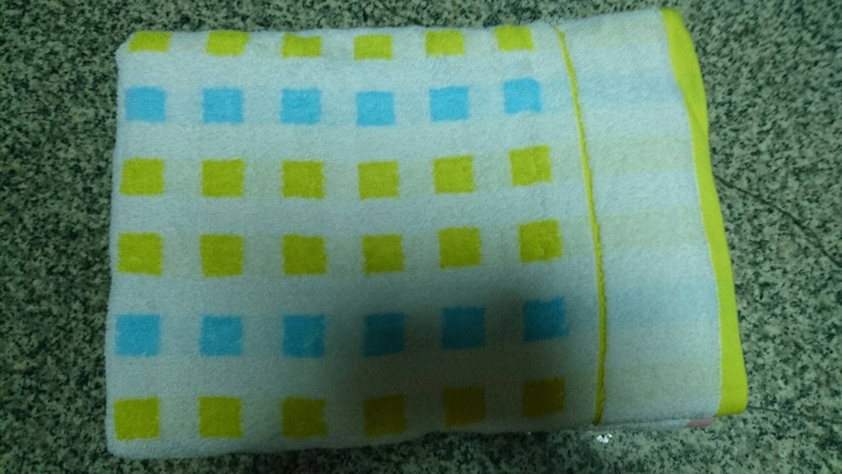 亮星璀燦彩格浴巾