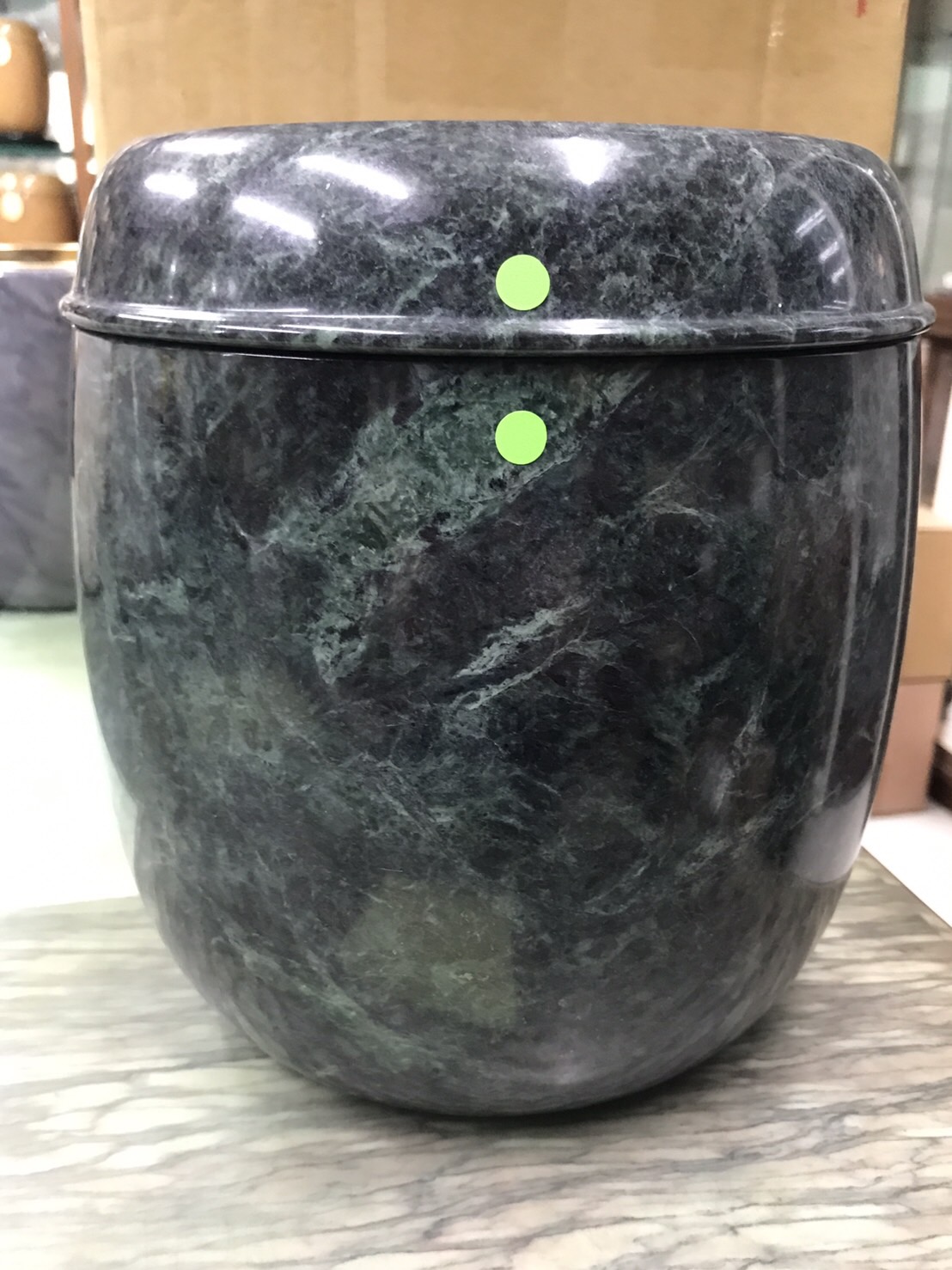 蛇紋石-骨灰罐與內罐結構