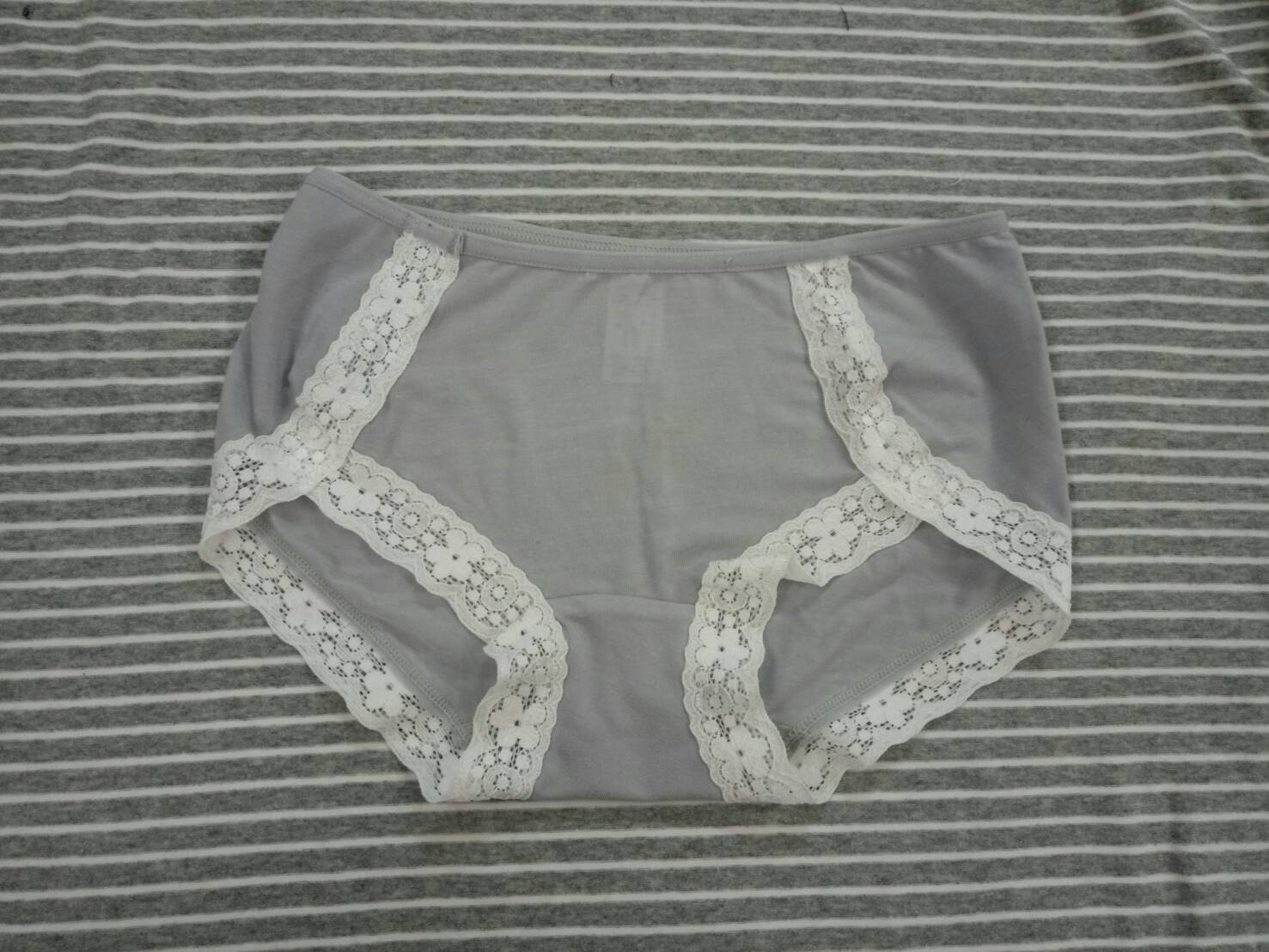 輕柔蕾絲褲