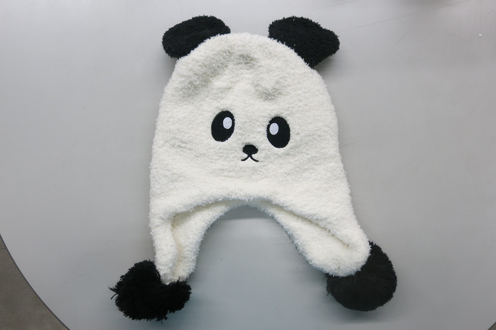 童小熊刺繡碰碰護耳帽