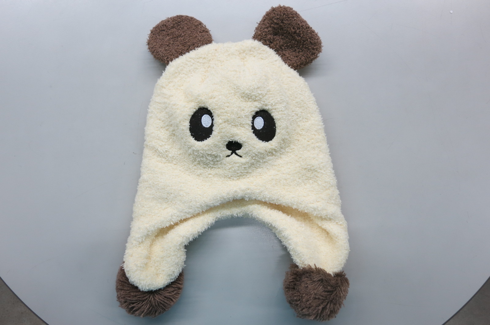 童小熊刺繡碰碰護耳帽