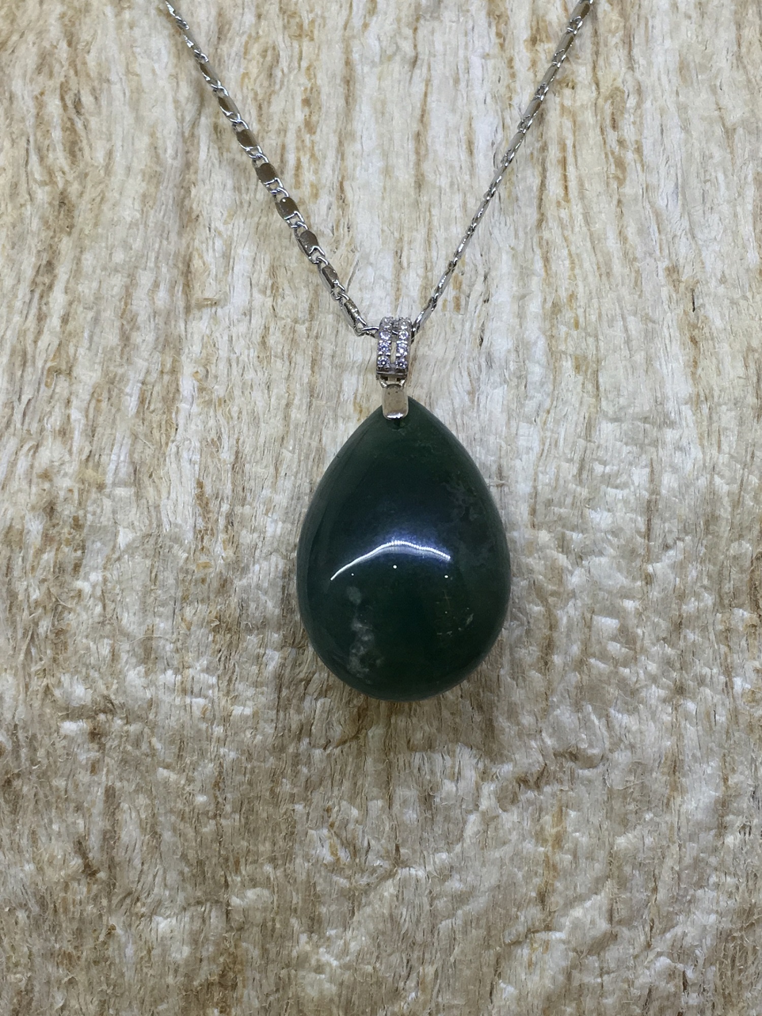 石材藝品-其他裝飾陳設石材製品 - 海藻玉水滴墜鍊 		