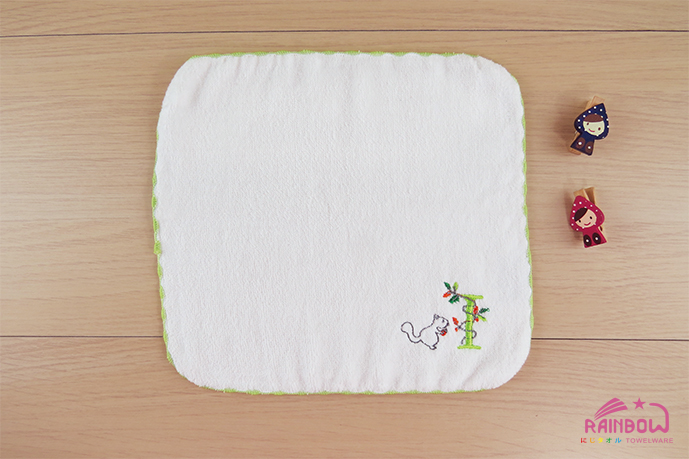 105SF剪絨刺繡方巾I松鼠