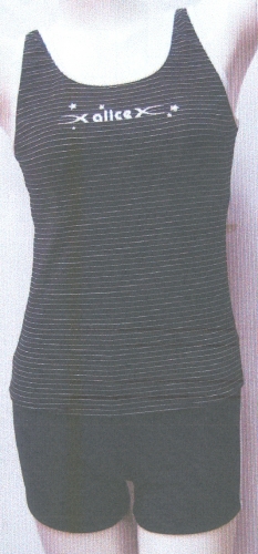 大女泳裝
