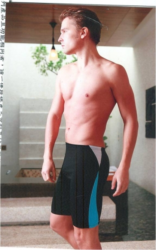 泳裝