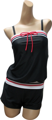 大女泳裝