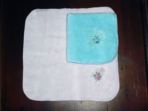 絨面蘭花刺繡小方巾-藍