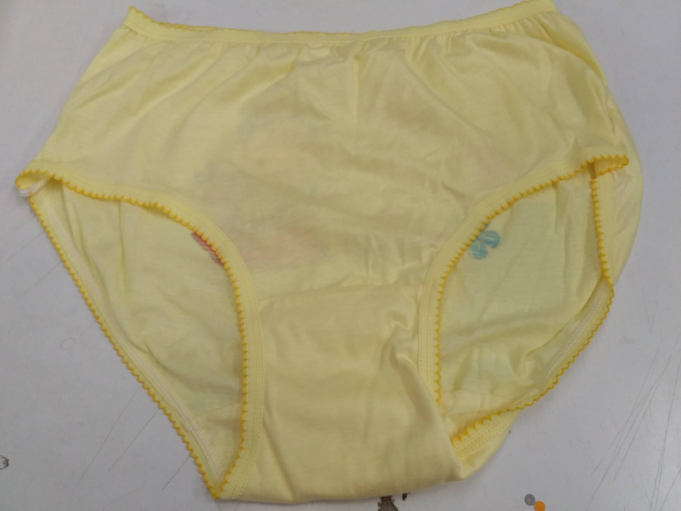 女童三角褲