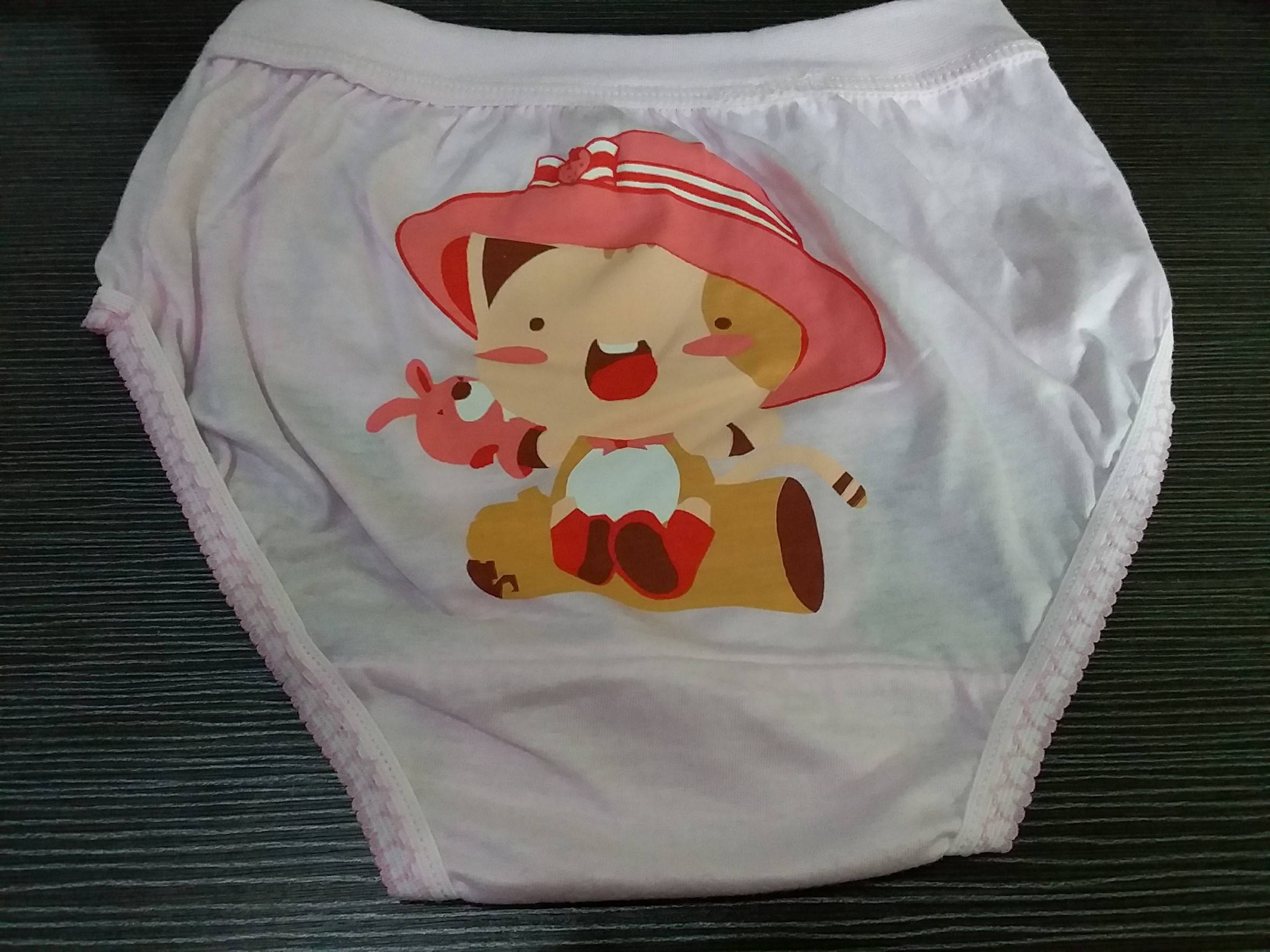 女童op三角褲