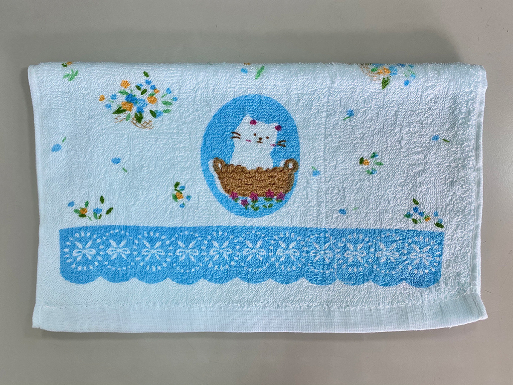 蕾絲小貓印花毛巾