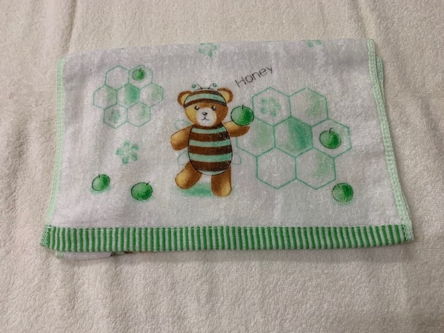 蜜蜂水果熊絨印童巾