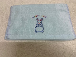 柔絨刺繡小白兔童巾