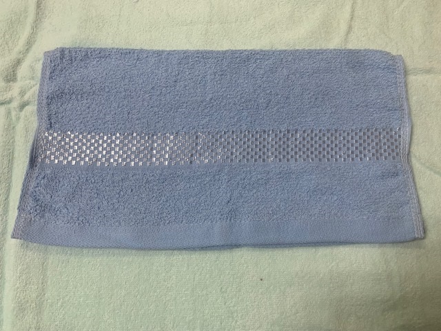 素色亮鍛格方巾