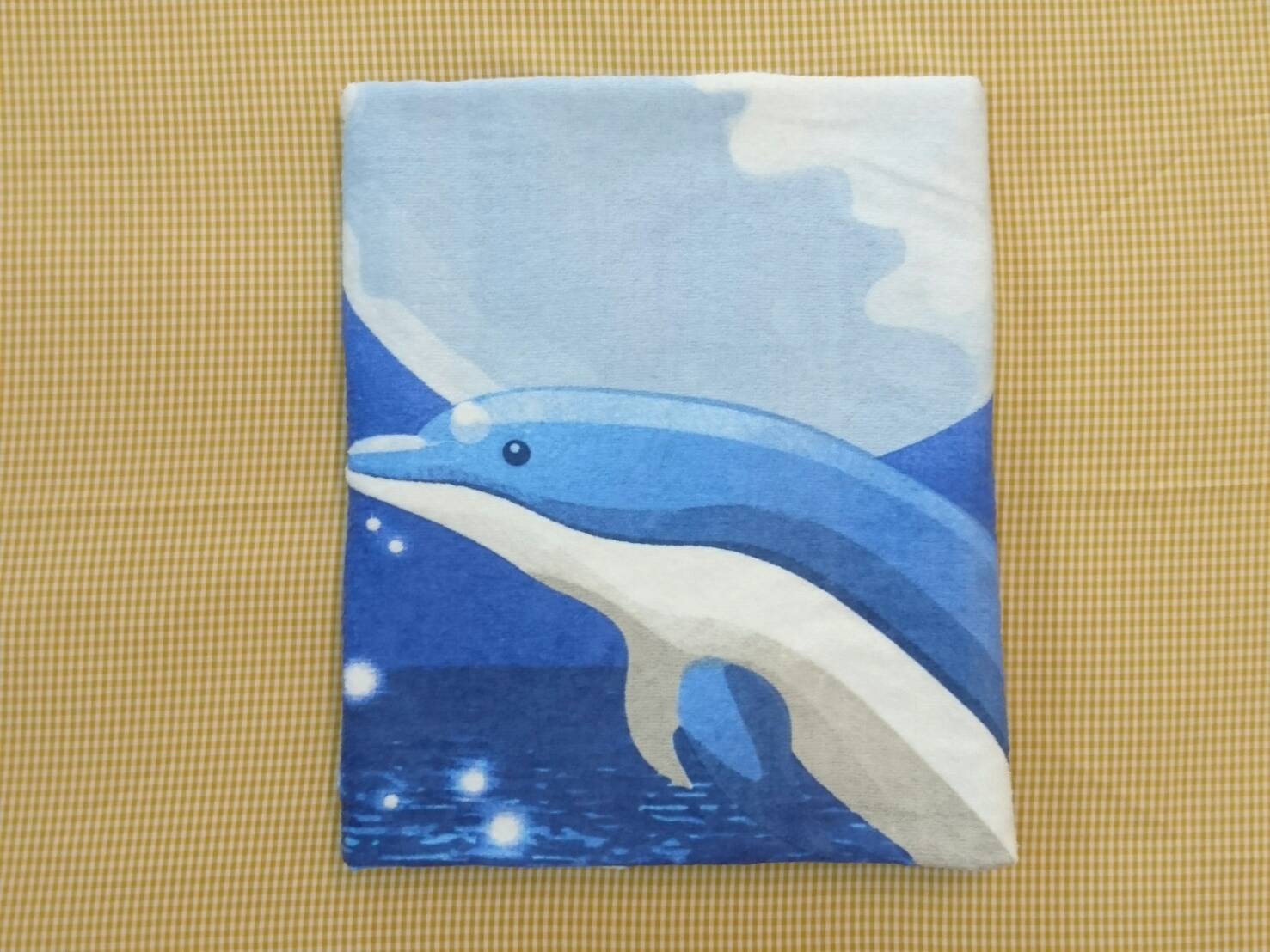海豚印花海灘巾