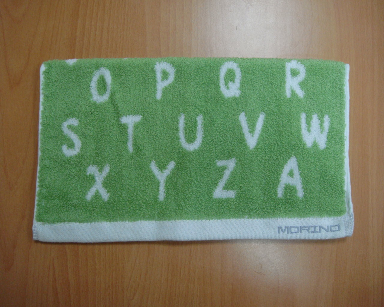 MO671趣味字母緹花方巾