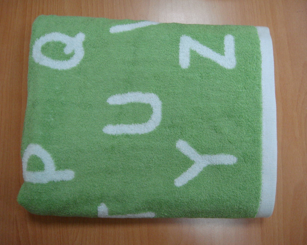 MO871趣味字母緹花浴巾