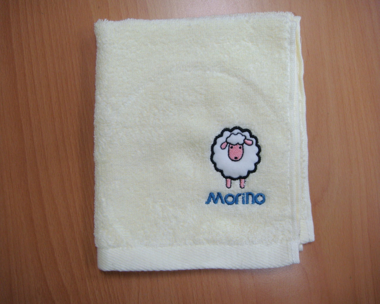 MO641素色動物刺繡方巾