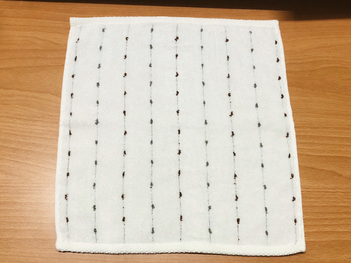 雅緻細條紋方巾
