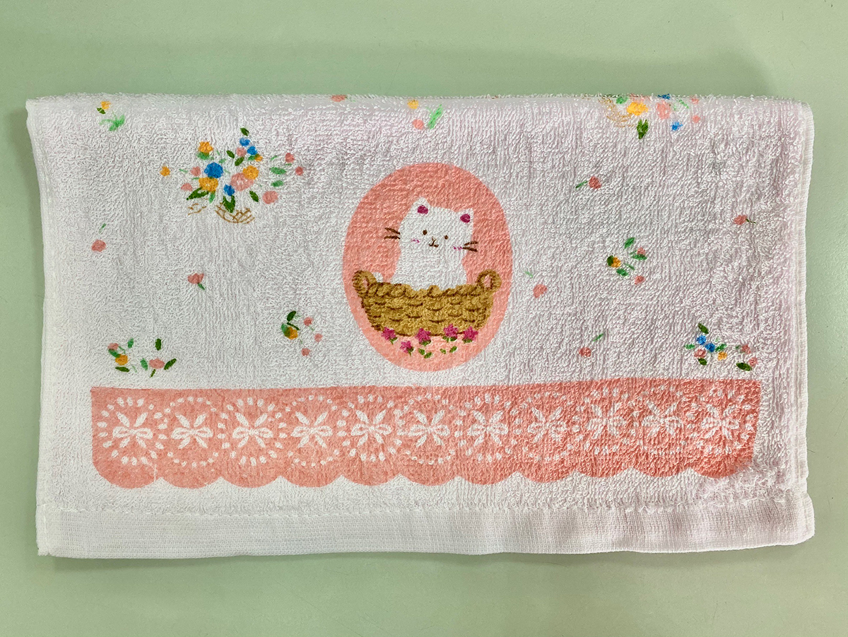 蕾絲小貓印花毛巾