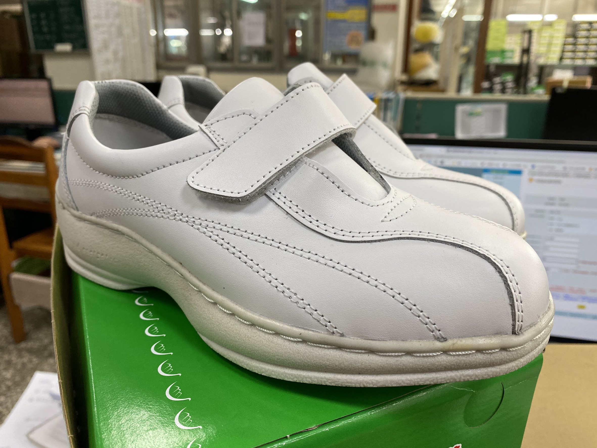 女皮鞋