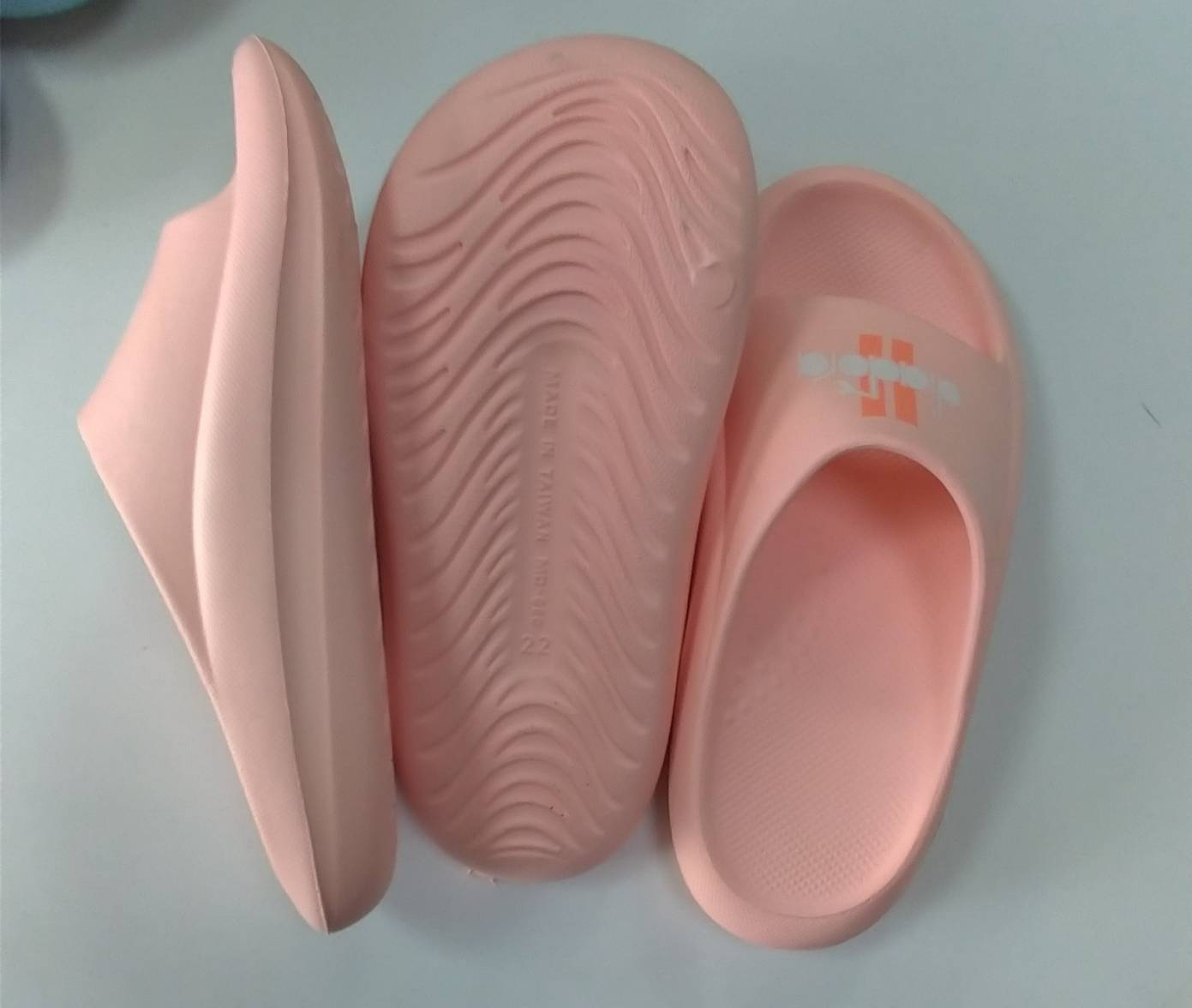 拖鞋