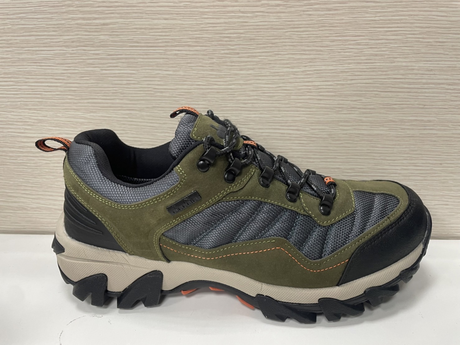 登山鞋