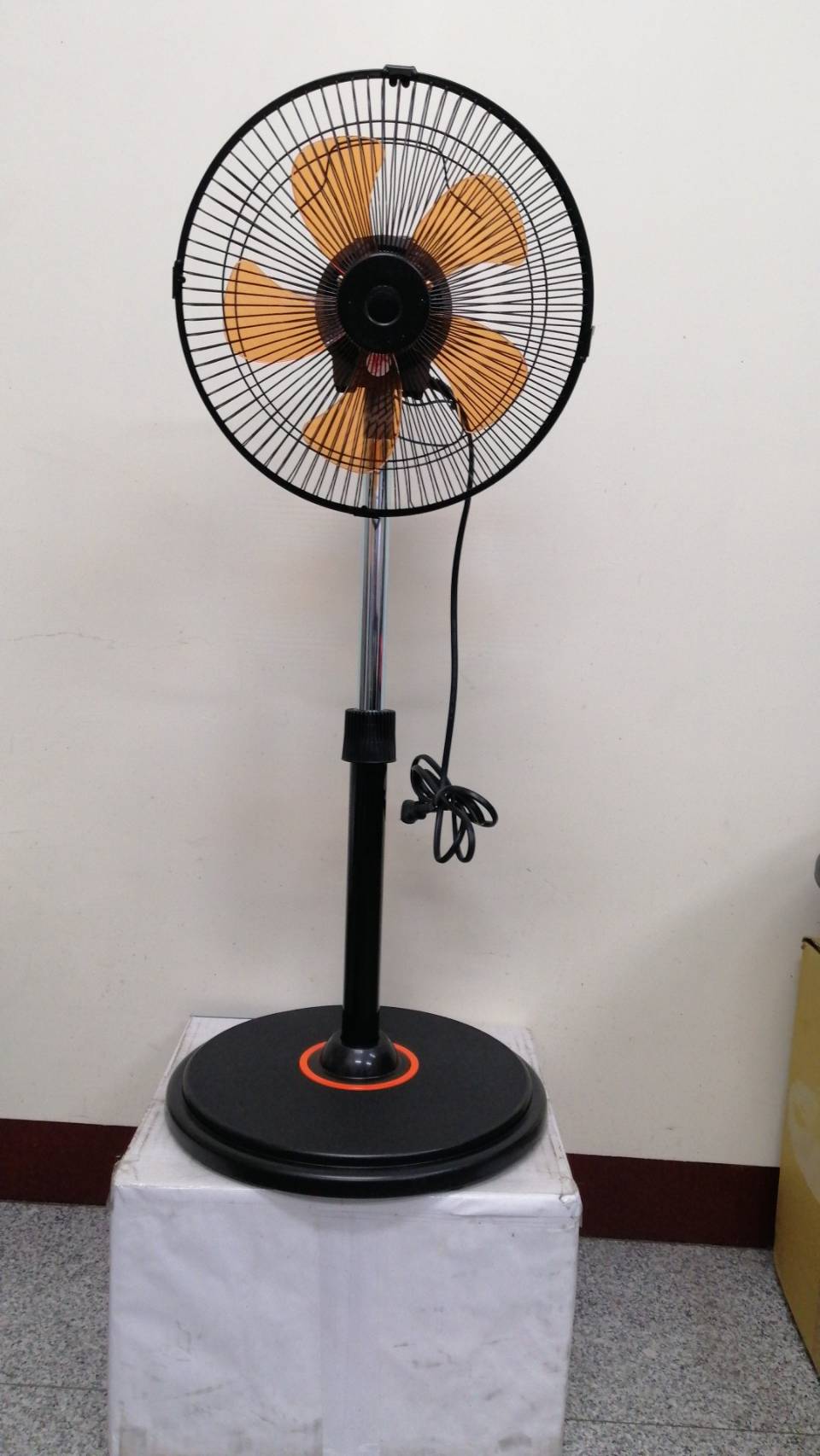 12吋立扇