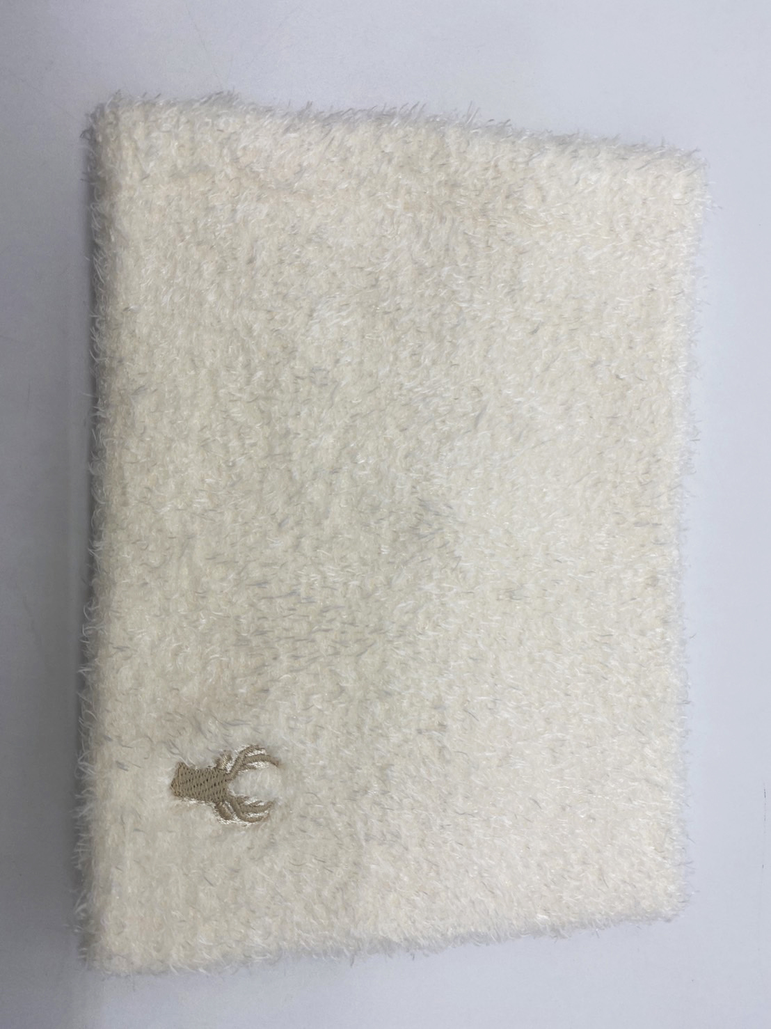 CB素面羽毛刺繡柔感圍脖牙白